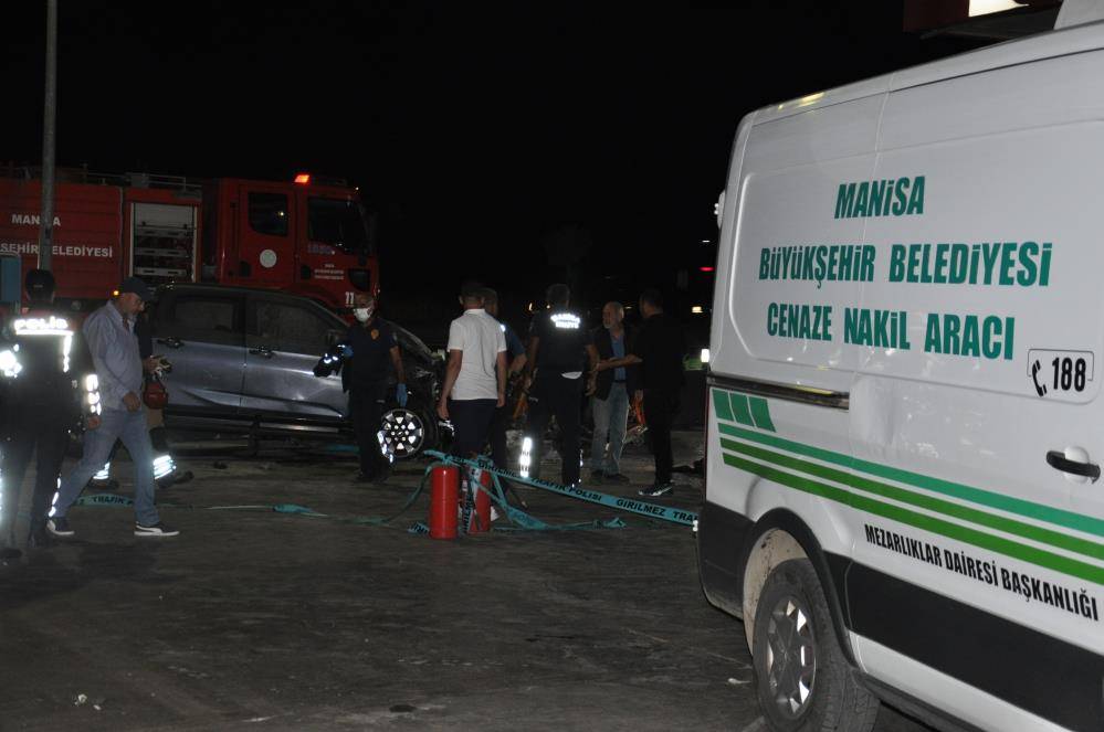 5 kişinin öldüğü trafik kazasında kimlikler belli oldu, acı an ortaya çıktı 7